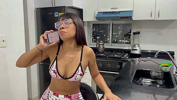 Preview 1 of Nxx Comx - Vecina latina me pide que le de una gran follada en su comedor mientras su marido esta de viaje
