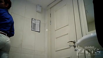 Preview 4 of Fat Durin Undress - beauty wc peeping