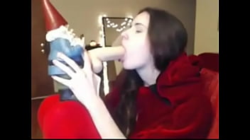 Preview 4 of 03 Thumping - cam girl hottie blows dwarf