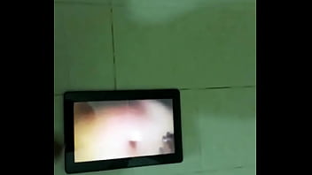 Preview 2 of Desi Jungle Mumbai - Amigo se hace la paja mirando a mi esposa