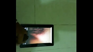 Preview 3 of Desi Jungle Mumbai - Amigo se hace la paja mirando a mi esposa