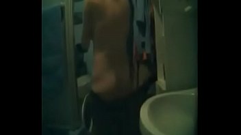 Preview 1 of Piter Pan Porn - belle mere dans la salle de bain