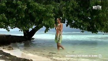 Preview 1 of Anal Suuny - Libertinages - Cute girl stripping on the beach