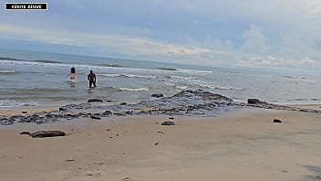 Preview 1 of Bulu Fili0m - BRICADEIRA ACABA EM MUITO SEXO NUMA PRAIA MOVIMENTA