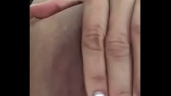 Preview 2 of Old Its Wrong - M&Aacute_Y BAY NỨNG LỒN R&Ecirc_N D&Acirc_M LOẠN