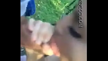 Preview 3 of Phone Porn Mutual - Escupe la leche en el parque
