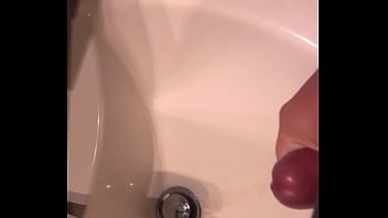 Preview 3 of Findnina Hartley Is Amazing - Erstes mal vor der cam wichsen mit multiple cumshots