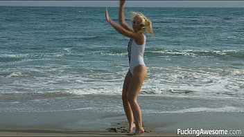 Preview 1 of Schools Uman - Sun,  Beach and Sex - Samantha Rone
