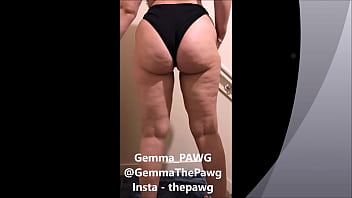 Preview 3 of Bidesi Girl Hindi - Big Booty Pawg Oiling her Booty
