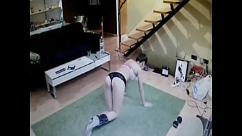 Preview 2 of Squats Pisses - gym sexy 2