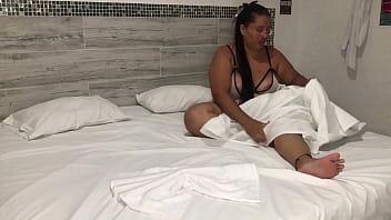 Preview 2 of Japanese Rep Pron Tube - vecino me folla a cambio de dormir en su casa