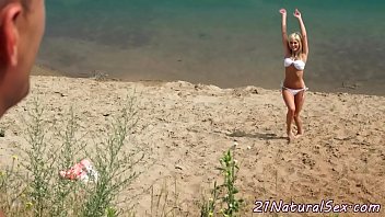Preview 1 of Hq Porn Cuckol Italiani - Teasing euro babe banged by her boyfriend