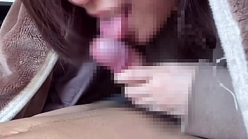 Preview 3 of Dick In Ass Fist In Pussy - 【正月休み】こたつの中で家族にバレないように濃厚な亀頭責めフェラ！舌使いがエロすぎて新年1発目の大量射精　こっそり　抜き　淫乱痴女　かわいい　デカチン　投稿　個人撮影　素人　日本人　えむゆみ　カップル