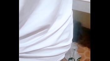 Preview 3 of Big Penis And Virgina Blood Porn - Kinantot si Ganda habang Nagluluto Almusal