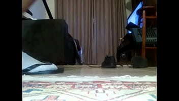 Preview 1 of Black Girl Slave Creampie - Rapaz brincando de chinelo com meia