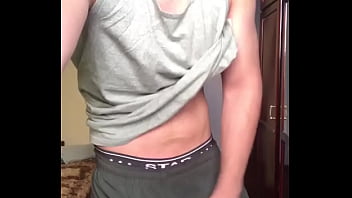 Preview 1 of Teen Latinashablando Sucio Leche - Dotado batendo uma punheta