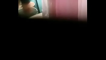 Preview 4 of Jilbab Lesbian Film - Espiando A Mi T&iacute_a En El Ba&ntilde_o
