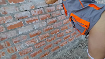 Preview 1 of Bokep Tante Gatel - ingeniera Nataly viene a supervisar la obra y termina follando con alba&ntilde_il
