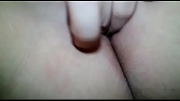 Preview 2 of Old Little Boy - Esposa gostosa masturbando 2