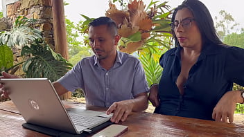 Preview 2 of Nun Titjob - Jefe cachondo se folla a una mujer embarazada para evitar despedirla - parte 1