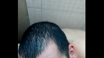 Preview 4 of Sense Maine Lade - Boquete no banho e gozada part 2