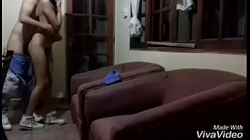Preview 1 of Alura Jonson Porno - penetrada cuando papis se van!