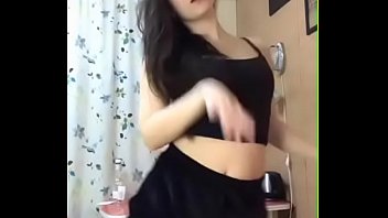Preview 1 of Purn Video Sxxxxxxe - Hot girl showing sexy body while dancing