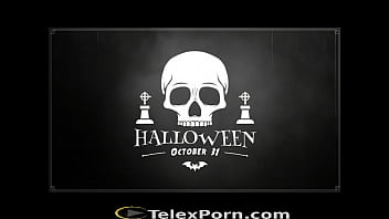 Preview 2 of Bangladeshe Xx Porn - Good Halloween party to Xvideos and all the users - Telexporn