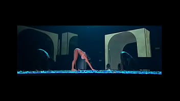Preview 2 of Nigeria Sex Vedios - Cantora Anitta mostrando os peitos no pr&ecirc_mio Multishow