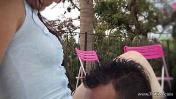 Preview 2 of Pamela Kim Holland - Escena de sexo bajo el sol