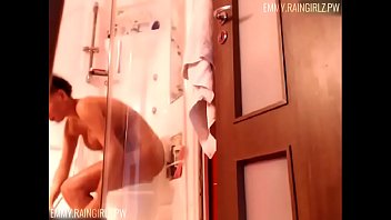 Preview 1 of Saoudy Lesbian Family Xxx - Shower Time WIth Emmy