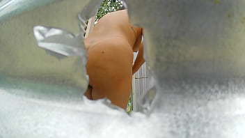 Preview 1 of Emanuelle Mairi - Mujer grabada en cabina al aire libre(BIG BUTT)