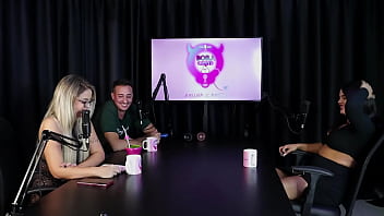 Preview 1 of Desi Porn Film First Time - Frequenta casa de swing,  quer ter experi&ecirc_ncia com uma trans,  as brigas na mans&atilde_o do urso,  - Val Mineirinha (SHEER/RED)