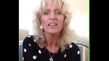 Preview 1 of Aeroplane Poilet - striptease mature