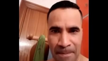 Preview 1 of Amateur Mom Fucks Boy - Erick Fernando Medina Mu&ntilde_oz