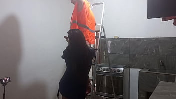 Preview 2 of Shcol Xxx Video - sexo con el alba&ntilde_il!! me puse a obserbar al nuevo alba&ntilde_il que realizaba el mantenimiento del techo. luego lo vi que estaba muy atletico y musculoso. lo seduje y le mame la polla,  luego me follo delicioso de pie