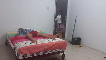 Preview 1 of Moms Orgazm - PORNO DE ESTUDIANTE!! LATINA CUMPLE EL FETILLE SEXUAL DE FOLLAR CON SU PADRASTRO ANTES DE IR A CLASES. EL PADRASTRO LE PROVOCA UN GRAN ORGASMO Y ELLA MOJA LA CAMA DE PLACER