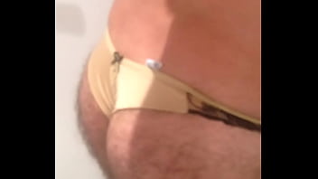 Preview 3 of Ibu Kos Mandi D Intip - Homem de calcinha1A5.MOV