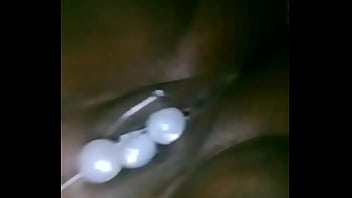 Preview 2 of Amateur Porn Red8 - Bolinhas tailandesas saindo da buceta (Ben Wa)