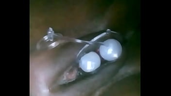 Preview 1 of Amateur Porn Red8 - Bolinhas tailandesas saindo da buceta (Ben Wa)