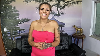 Preview 1 of Hubby Hire Bbc To Fuck His Wife - Pov com Suzana Mello na sua primeira vez &eacute_ s&oacute_ no cuzinho