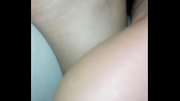 Preview 1 of All Leg Oral Sex - Gozando nos p&eacute_s da esposa do colega