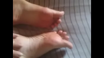 Preview 3 of Baby Doctor Gay - novinha mostrando os pezinhos