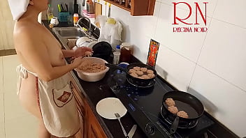 Preview 3 of Old Fat Gym - Nudist housewife Regina Noir cooks at the kitchen. Naked maid. Naked housewife. s1