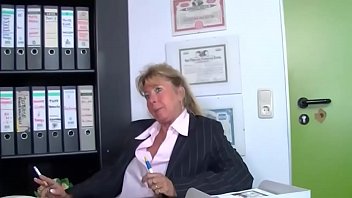 Preview 1 of Gira Valentina - MMV 54013 Petra Wegat Raus aus den Klamotten! 13-2