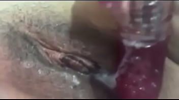 Preview 4 of Indian Girl Jumping On Bed - Rica vagina mojada  botando su leche deliciosa