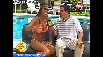Preview 1 of Two Man One Hungry Girl - EN BIKINI ME TIRO ALA PILETA !!