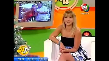 Preview 4 of Two Man One Hungry Girl - EN BIKINI ME TIRO ALA PILETA !!