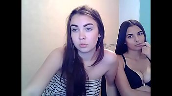 Preview 4 of Sister Alone With Mom - Webcam de Hotgirlssexy - Cam gratuite et sexe Cam 5.FLV