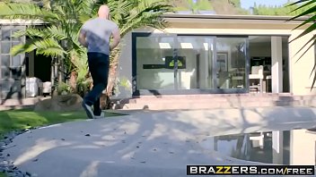 Preview 2 of Nacho Vidal Compil - Brazzers - Milfs Like it Big - Alyssa Lynn Johnny Sins - Cougar Sighting